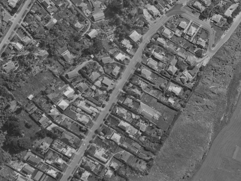 47 Moncks Spur Road from the air, 1970-1974