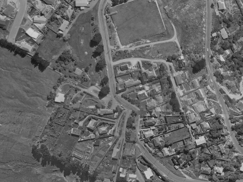 33 Huntsbury Avenue from the air, 1970-1974