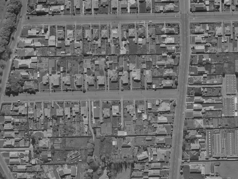 39 Riverview Street from the air, 1970-1974