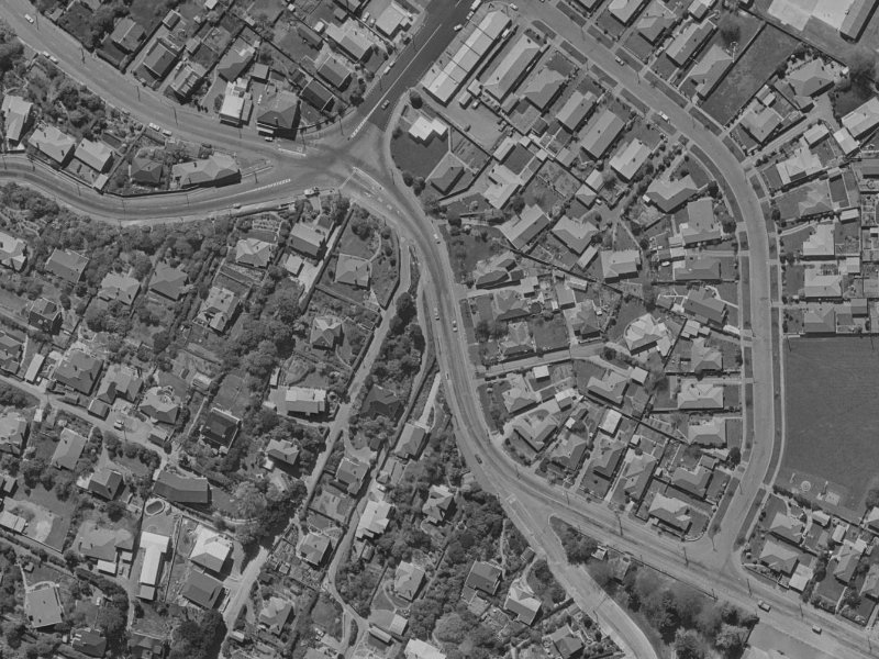 7 Centaurus Road from the air, 1970-1974