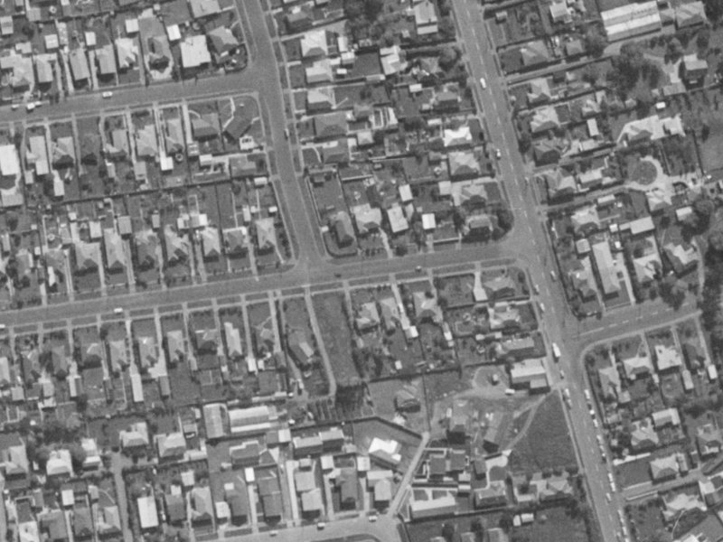 4 Leistrella Road from the air, 1970-1974