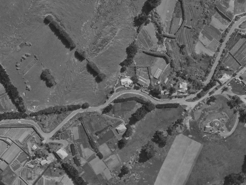 136 Moncks Spur Road from the air, 1970-1974