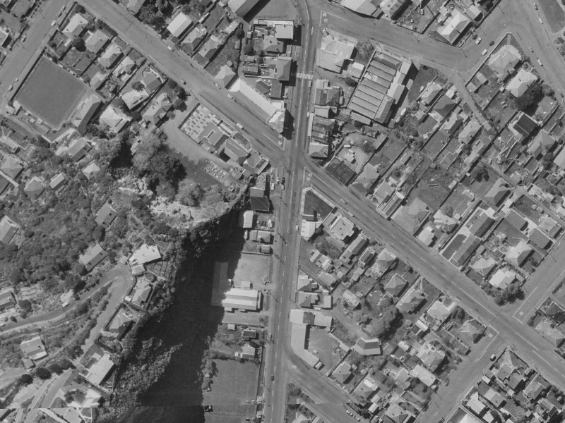 32 Nayland Street from the air, 1970-1974
