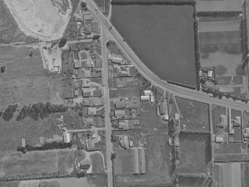 7 Avoca Valley Road from the air, 1970-1974
