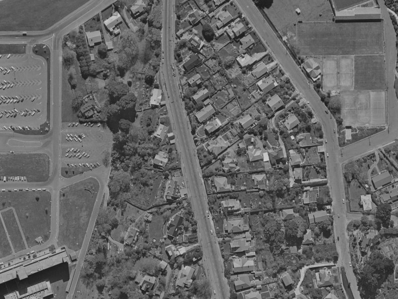 11 Hackthorne Road from the air, 1970-1974