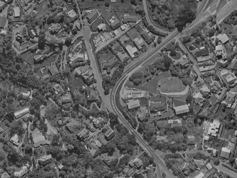 44 Dyers Pass Road from the air, 1970-1974