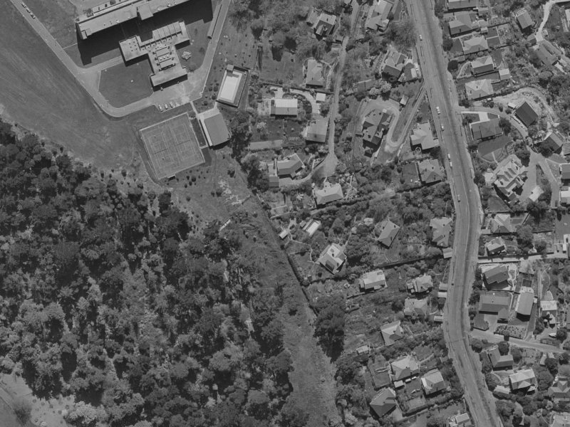20D Hackthorne Road from the air, 1970-1974
