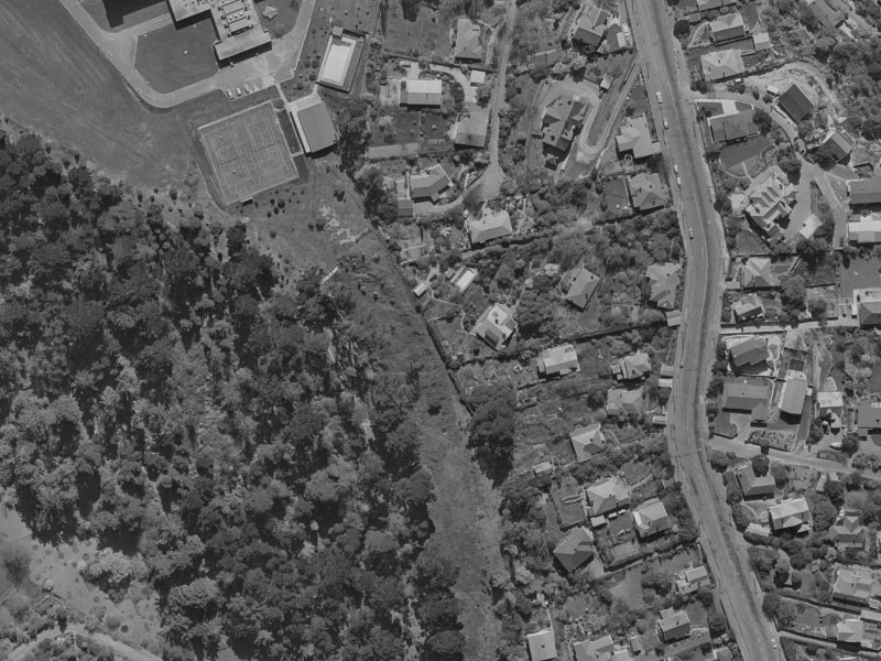20E Hackthorne Road from the air, 1970-1974