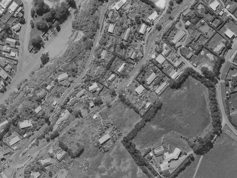 76–114 Scarborough Road from the air, 1970-1974