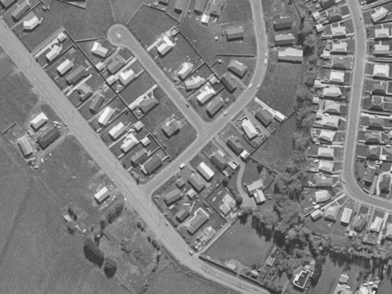 6 Oldham Crescent from the air, 1970-1974