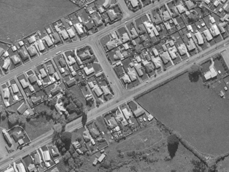1 Oakridge Street from the air, 1970-1974