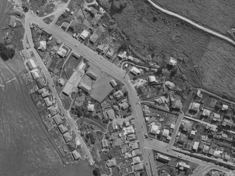 33 Voelas Road from the air, 1970-1974