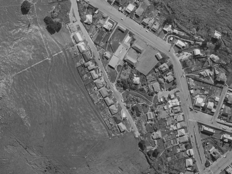9 Walkers Road from the air, 1970-1974