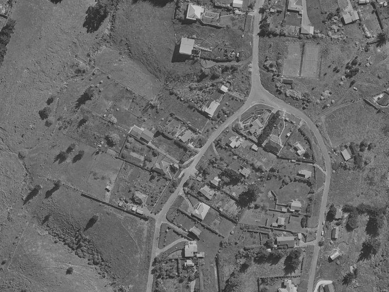 5 Te Papau Crescent from the air, 1970-1974