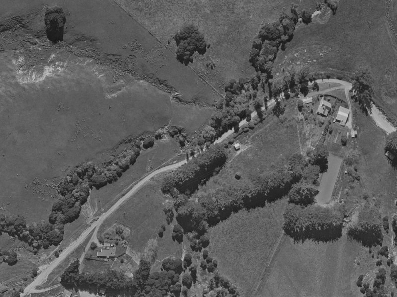 110–154 Bamfords Road from the air, 1970-1974