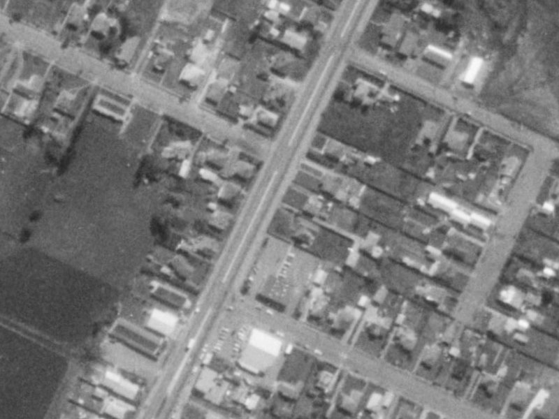 816 Main N Road from the air, 1975-1979