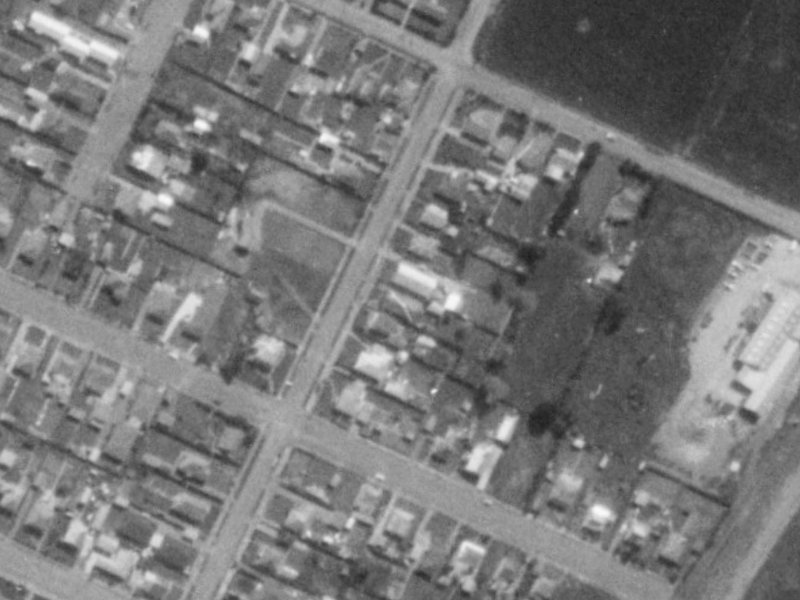 30 Tyrone Street from the air, 1975-1979