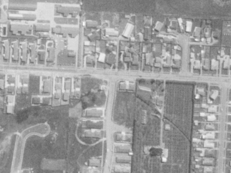 32 Salford Avenue from the air, 1975-1979