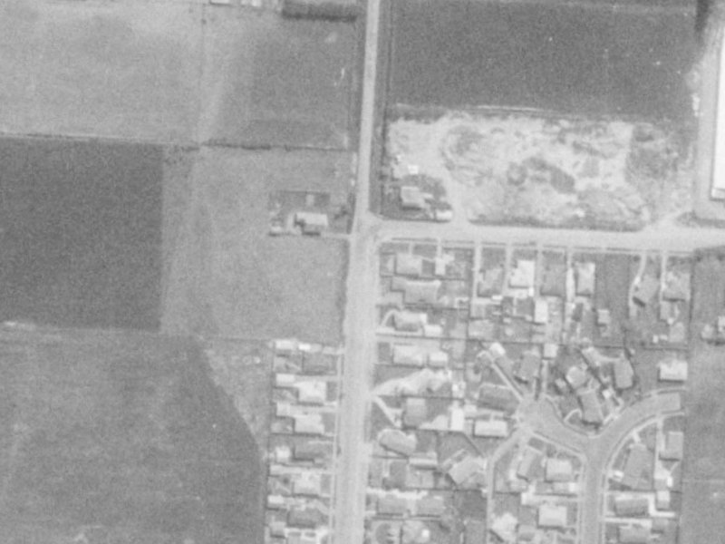 131 Cavendish Road from the air, 1975-1979