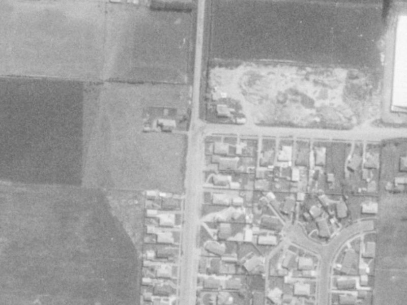 135 Cavendish Road from the air, 1975-1979