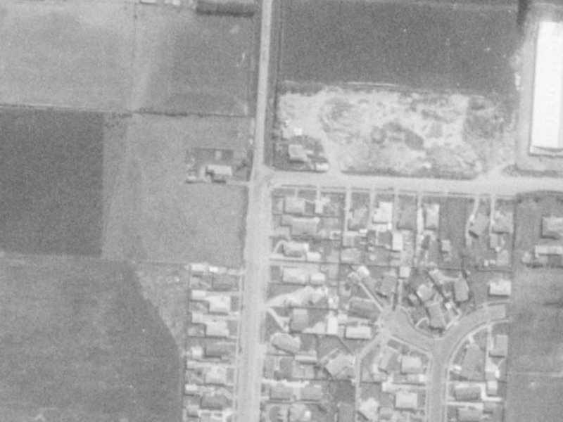 136 Cavendish Road from the air, 1975-1979