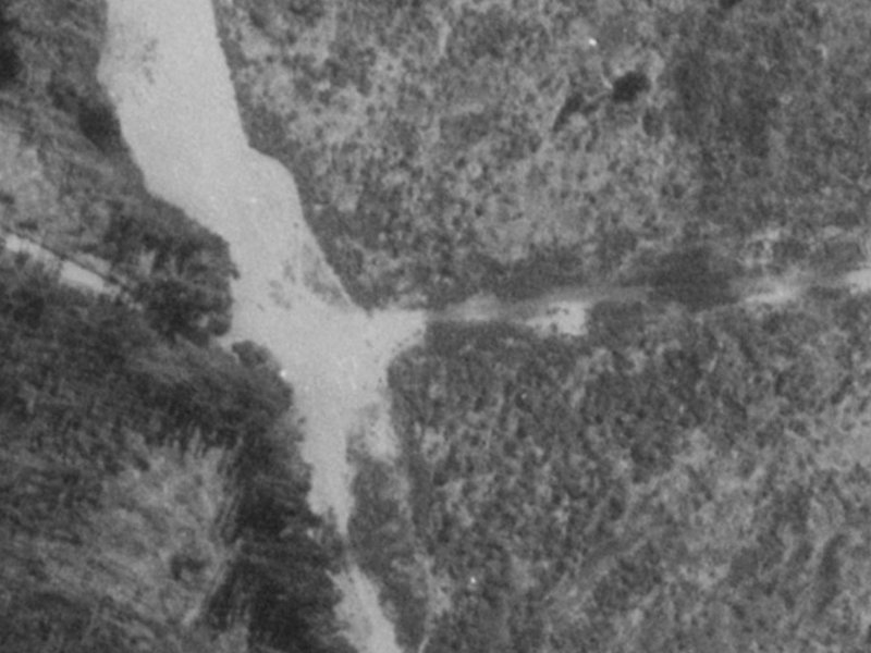 133–143 Aston Drive from the air, 1975-1979
