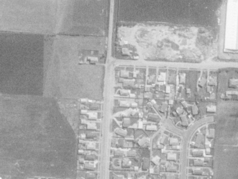 134 Cavendish Road from the air, 1975-1979