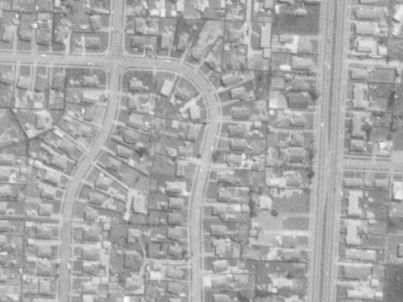 39 Lambeth Crescent from the air, 1975-1979