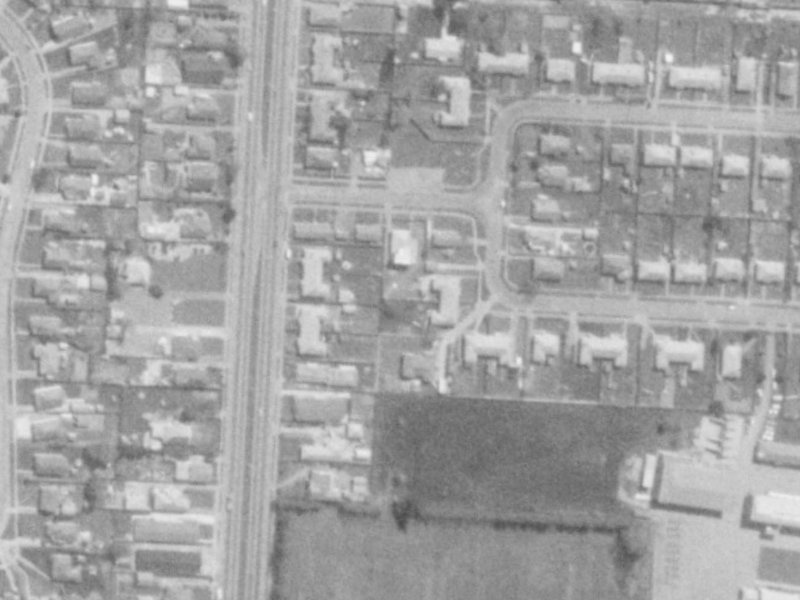 93 Momorangi Crescent from the air, 1975-1979