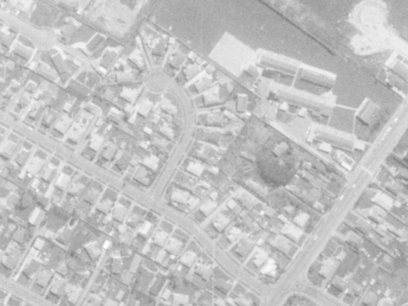 8 Blossomdale Place from the air, 1975-1979