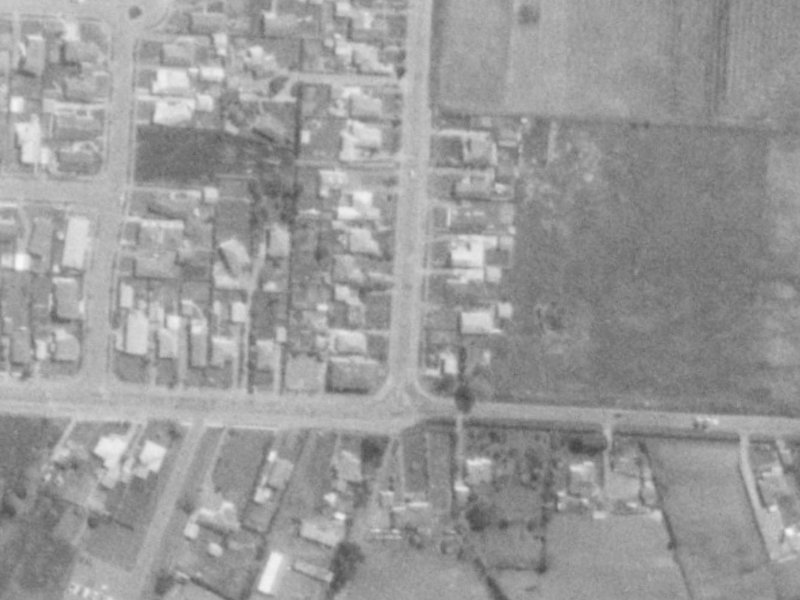 4 Grimseys Road from the air, 1975-1979