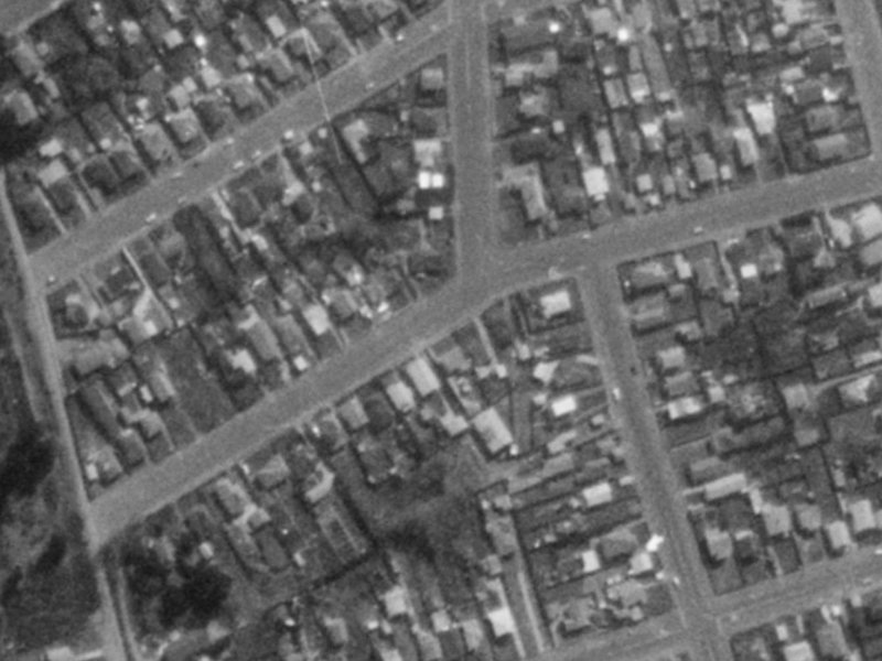 39 Cygnet Street from the air, 1975-1979