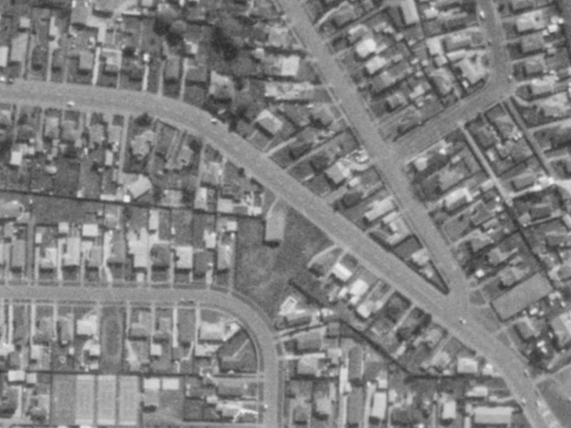 39 Rookwood Avenue from the air, 1975-1979