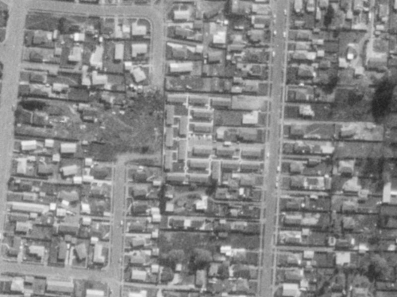 76A-76S Palmers Road from the air, 1975-1979