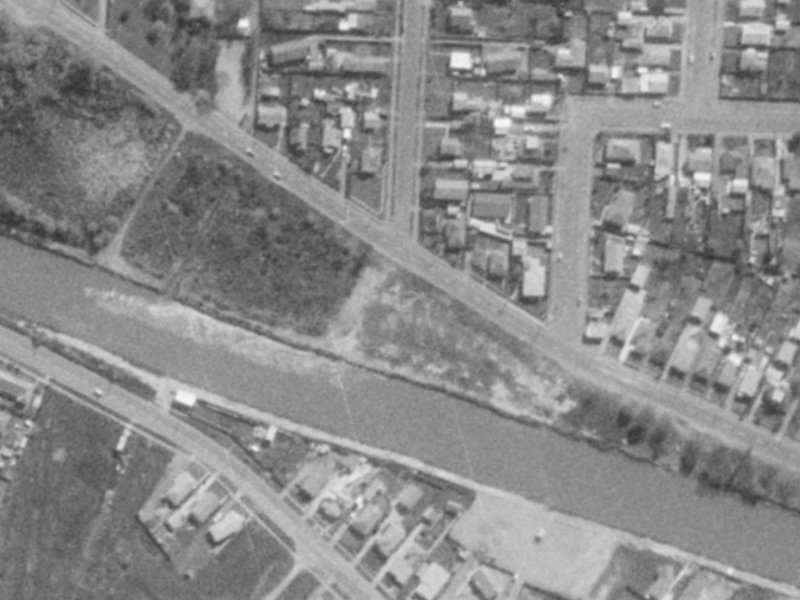 530–533 New Brighton Road from the air, 1975-1979