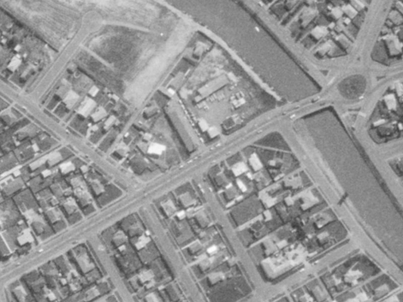 651 Pages Road from the air, 1975-1979