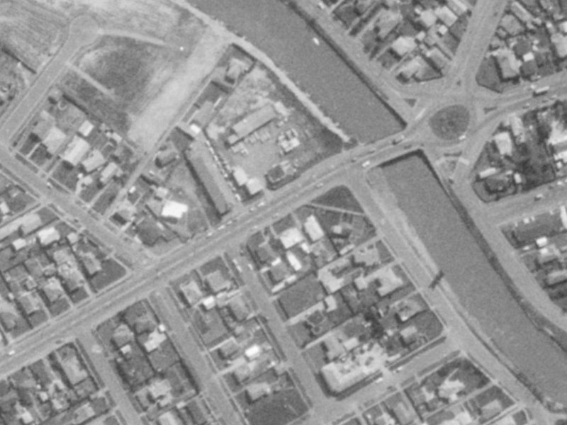 664 Pages Road from the air, 1975-1979