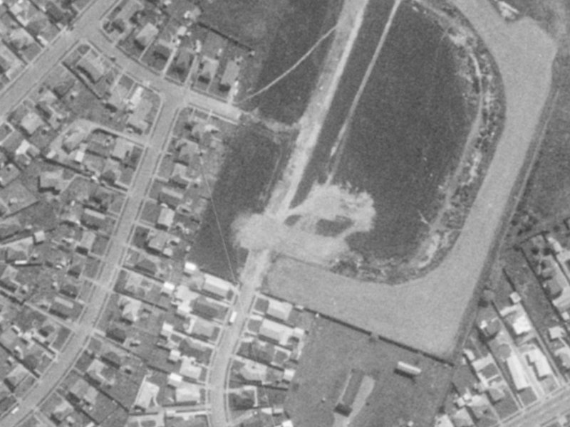 24 Farnborough Street from the air, 1975-1979