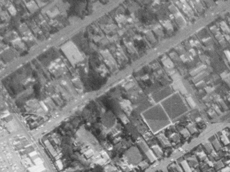 28 Mansfield Avenue from the air, 1975-1979