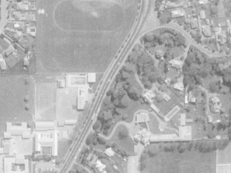 136 North Parade from the air, 1975-1979