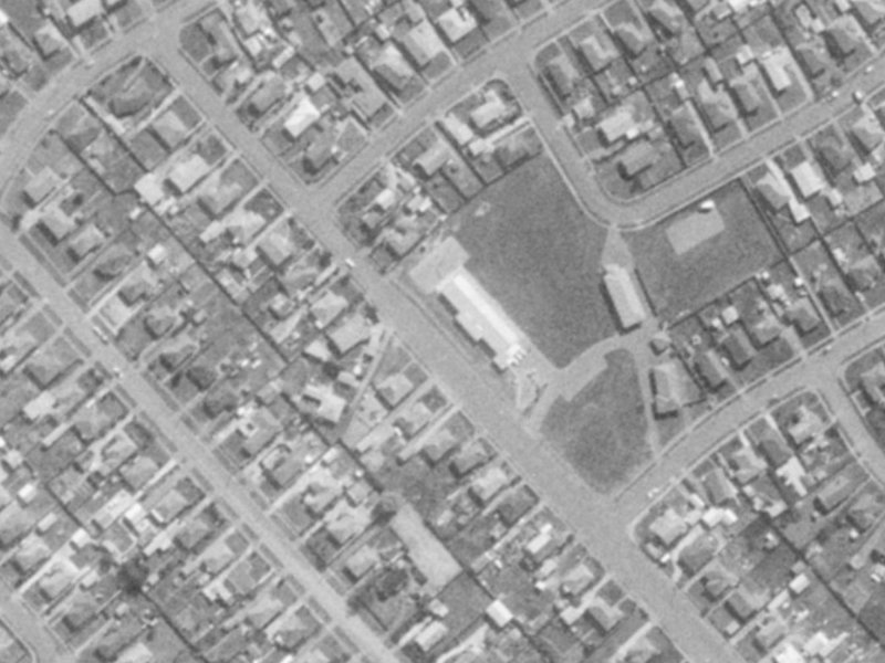 29 Rowan Avenue from the air, 1975-1979