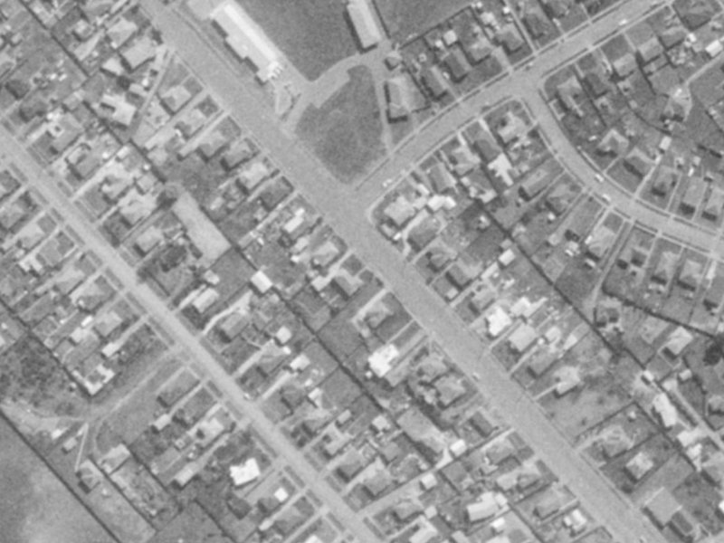32 Rowan Avenue from the air, 1975-1979