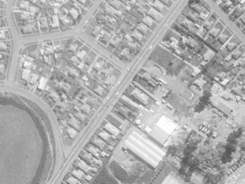 122A 122A from the air, 1975-1979