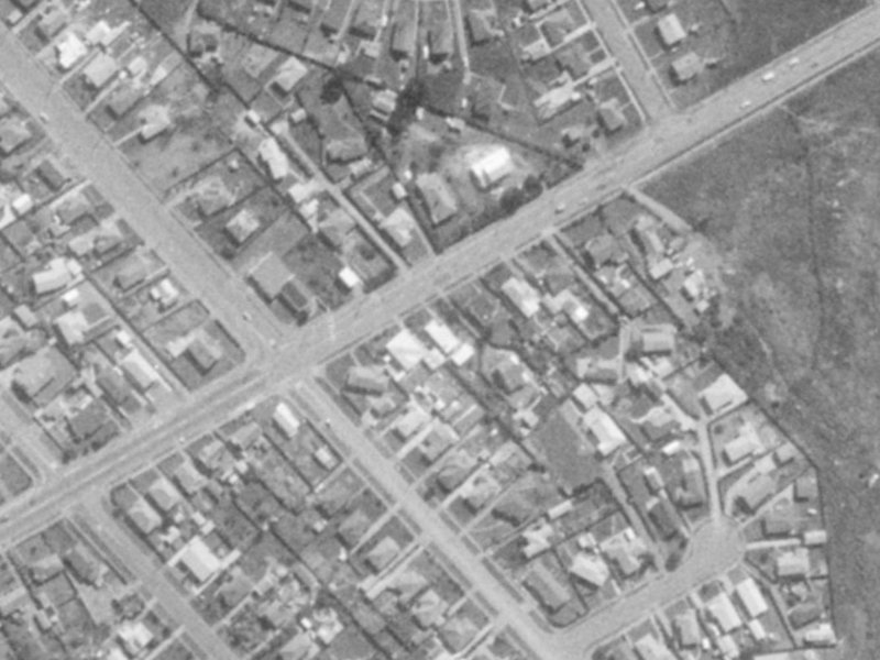 462 Pages Road from the air, 1975-1979