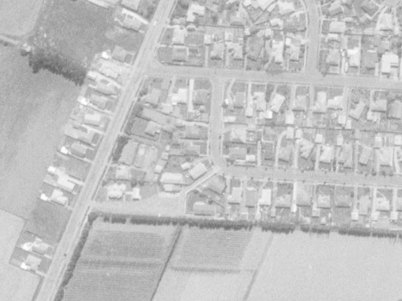 33 Delph Street from the air, 1975-1979