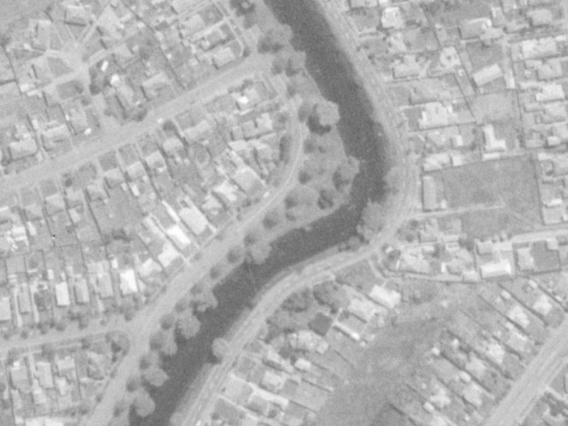 506–532 Avonside Drive from the air, 1975-1979