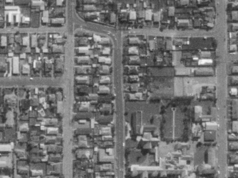 33 Caledonian Road from the air, 1975-1979