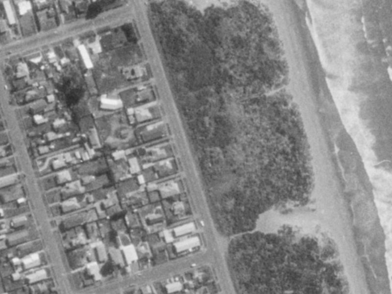 321–344 Marine Parade from the air, 1975-1979
