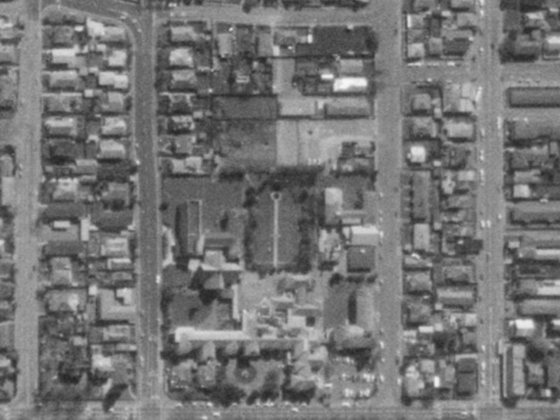 944-948 Colombo Street from the air, 1975-1979