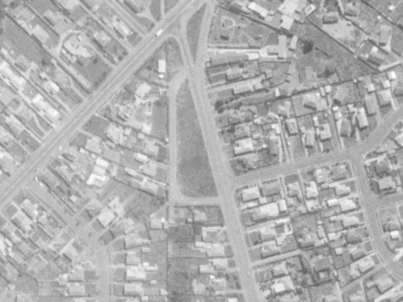 17 Cuffs Road from the air, 1975-1979